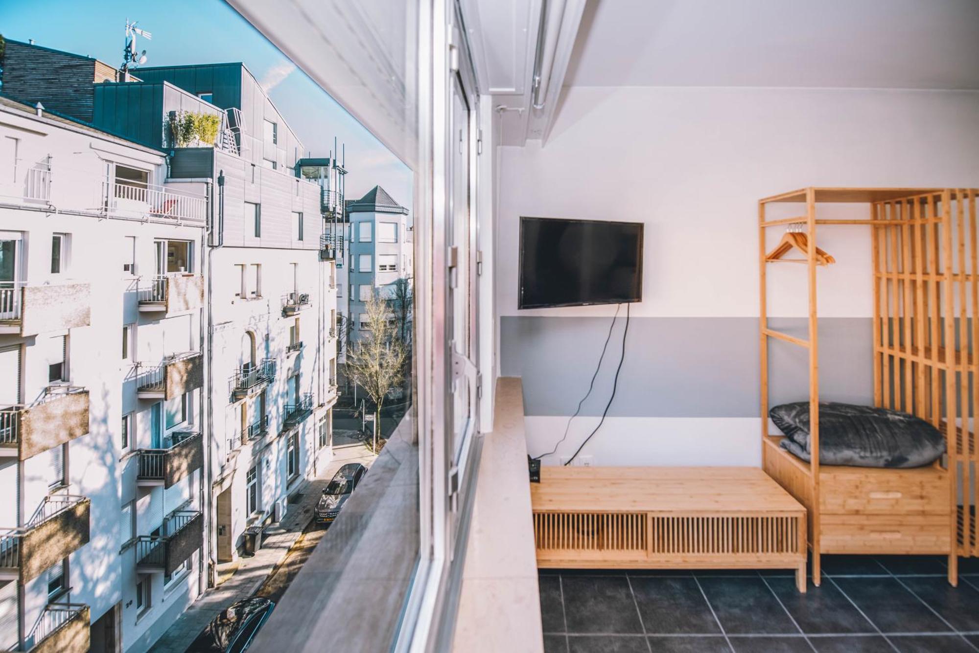 Modern Lux Center Apartment *